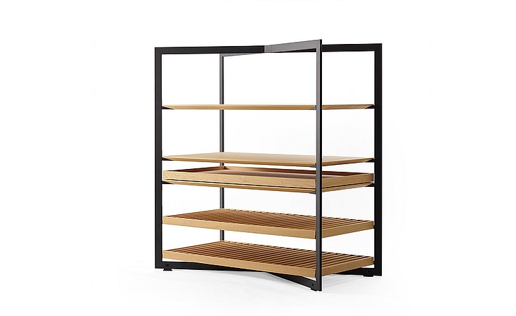 b Solitaire shelf unit showing shelf and tray options: three quarter view