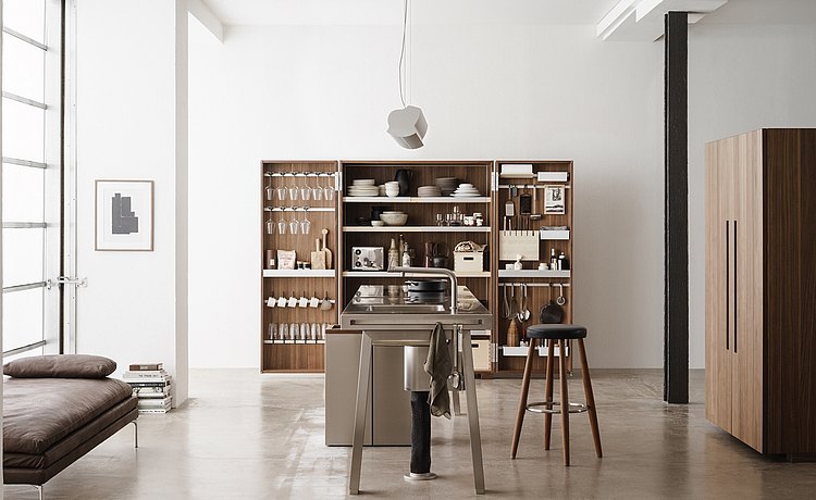 The three elements of the kitchen workshop create a focus on the essentials and plenty of freedom of movement