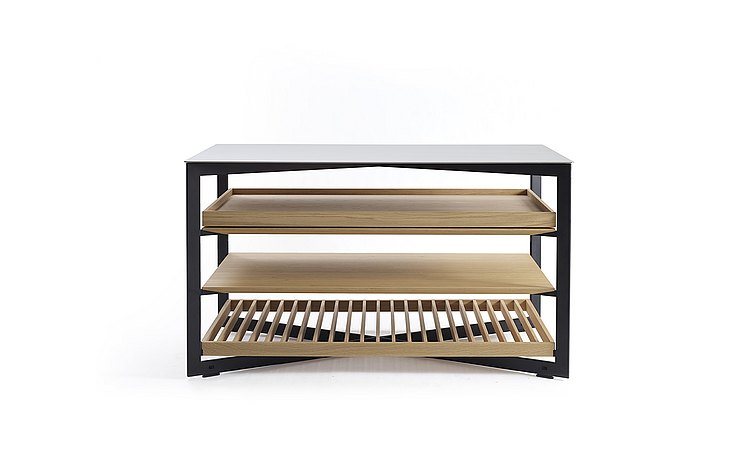 b Solitaire glass, 140 cm length with wood grid, wood shelf and wood pull-out tray: frontal view