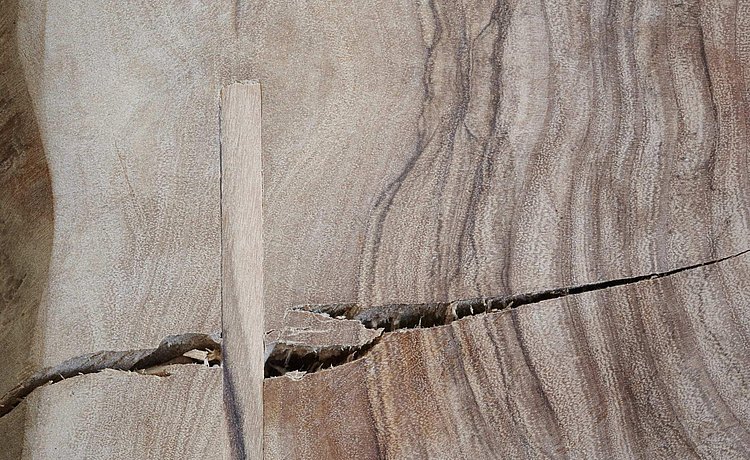 houten plank met scheur