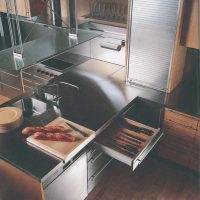 bulthaup_historie-1992_system25-flexibles-baukastenprinzip-alu_braun-silber