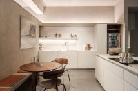bulthaup-bruessel-belgien-showroom-b-white-tisch