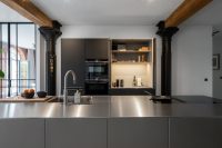 bulthaup-maastricht-niederlande-projekt-antwerpen-b3-schwarz-kuechenschrank-offen