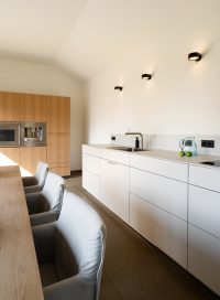 bulthaup-nijmegen-keuken-b3-oak-white-chairs-table