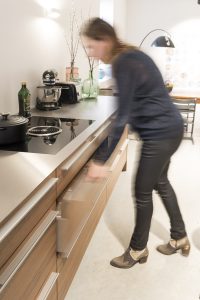 bulthaup-zeist-niederlande-projekt-b3-braun-frau