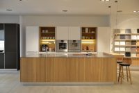 bulthaup-solingen-deutschland-showroom-b3-eiche-b3-kuechenschrank-white