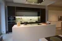 bulthaup-solingen-deutschland-showroom-b3-white-b3-kuechenschrank-schwarz-01