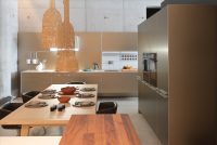 bulthaup-inspira-riga-latvia-showroom-b3-edelstahl-bsolitaire-tisch-01