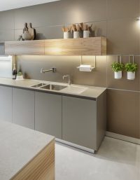 bulthaup-winchester-grossbritannien-showroom-b3-grau-wasserhahn