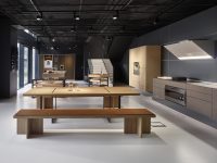 bulthaup-bratislava-slowakei-showroom-bsolitaire-tisch-eiche-02