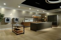 bulthaup-modern-design-kiev-ukraine-showroom-b3-schwarz-bsolitaire-regal